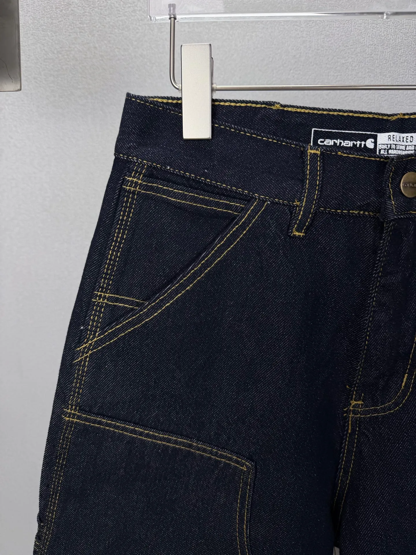 Carhartt 2026 New Arrival Denim Solid Color Logging Couple Style Washed Loose Denim Shorts High Version High Version Original customized denim fabric, Internet celebrity Same Style original pulp denim fabric, spliced ​​loose version, full-body solid color simple design, very high-end and stylish! The fabric feels very comfortable and these are super Versatile and beautiful denim shorts! ! Complete with three standards, Same Style for men and women 👫Must-have item Color: Dark Blue Size: 28, 30, 32, 34, 36 (five sizes)
